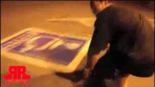 B pumper's FAKE jewelry falls off.