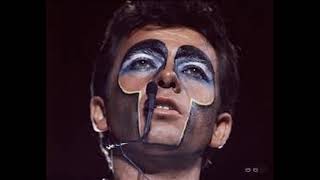 PETER GABRIEL . FAMILY SNAPSHOT . PLAYS LIVE . I LOVE MUSIC