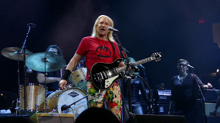Joe Walsh 2017 05 06 Tampa, Florida - Amalie Arena