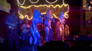 Alien Surfer Babes - Surf City