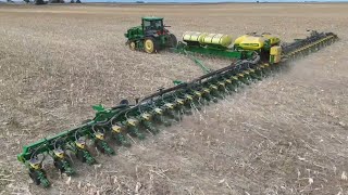 The giant John Deere DB120 48 row corn planter works like a charm