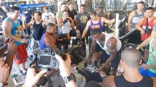 Chris Jones benching 405 at INTENSITYVILLE