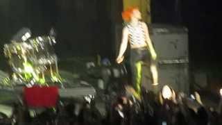Paramore - CrushCrushCrush (Live At Madison Square Garden)