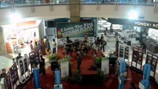 Pribumi Nusantara -  Cover Naff terendap laraku @Mall SKA Pekanbaru