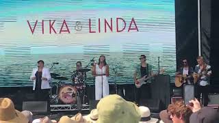 Vika & Linda Bull - performing Since You're Gone at Red Hot Summer Tour 2023, Batemans Bay