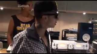 N-Dubz gives Annie and Grimmy a tour of the studio