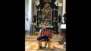 Quetschn-Kevin beim Dankgottesdienst in Ludesch mit #Wiegroßbistdu und #Halleluja