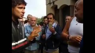 Alessandro Di Battista Confronto Con 2 Cittadini Che Credono Che Il SI Porti Ad Vero Un Ca