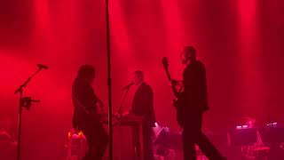 Someone's in the Wolf / Song for the Deaf / Straight Jacket Fitting queens of the Stone Age Toronto 