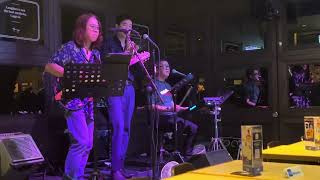 Ivan T. Sax with Iwee Malmstein - Georgy Porgy (ToTo cover) @Harry’s Boat Quay