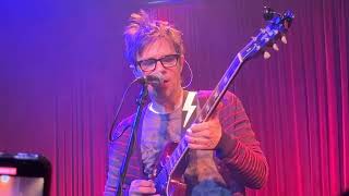 Rivers Cuomo (Weezer) - Island in the Sun (partial) live at Harvelles, Santa Monica 2/3/23