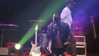 Epi Romans live on stage