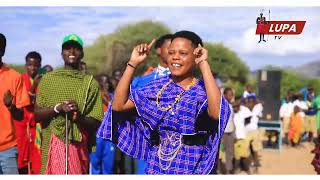 MUIMBAJI NEMSUNGU LELIA AKI PERFORM LIVE UKO SAME KILIMANJARO 🔥 🔥