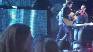 Howie D live New years Eve Toronto -Lie to me feat. Neverest