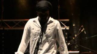 Junior Reid (Live in Paris Aug 3rd 2011) - Hot/Haffi Fit/One Blood