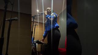Naledi Aphiwe shows off her talent live…