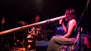 Adele B. - Didgeridoo - (Les Voiageurs Du Monde) - Paris - Peniche Anako - 25.04.2013 (4)