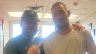 UFC champion Sean Strickland talks about Khamzat Chimaev and takes pictures with his Fans!