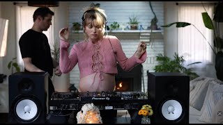 DJ Bellatrix + Samwise B2B LIVE MIX - Dance floor bangers from home