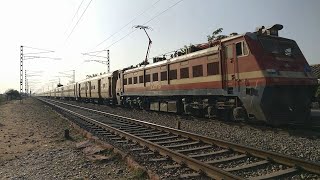 Vatva WAP-4, 14702 Bandra Terminus-Sri Ganganagar Amrapur Aravali Express skips Bindayka