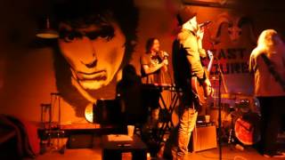 Mule Kick with Dizzy Reed as Richard Fortus prepares to join them