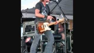 Keith Urban Feat. Ronnie Dunn:: Raise the Barn (Lyrics)