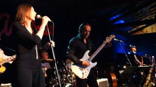 Jimmie Vaughan & Lou Ann Barton - Scratch My Back
