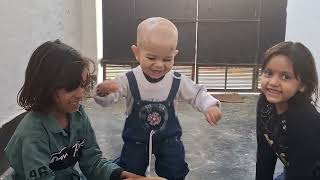 अक्षत की puppis के साथ मस्ती