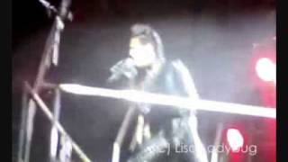 Fans singing Break Away, Tokio Hotel 26.03.2010 Padova