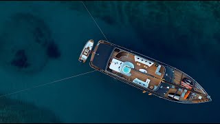 Luxury Yacht Rara Avis