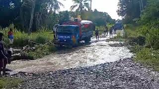 Live footage. Flood crossing in Abau. Halting Services for Farmers. #ConnectPNGroads. #NPR #Isuzu. 