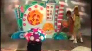 Mary Kate and Ashley Olsen Singing Make over Machine