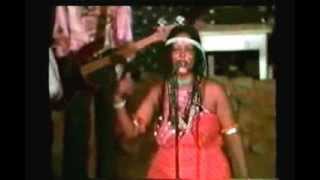 Nimco J. & Cabdi Nuur A hees "aynu lulno caashaqa"  80's Cadceed.com