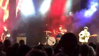 01 Dancing With Girls/ Please Take Your Time General Fiasco Itunes Festival 2009