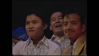 The casts of Miss Saigon and Aspects of Love, Thirty years ago, Christmas