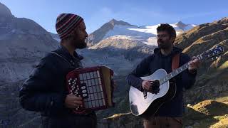 Magnus & Lucius " Au bord de l'eau" live at Gaulihütte