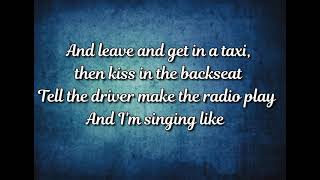 Ed Shreeran-Shape Of You(lyrics video)