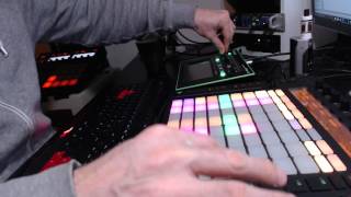 Acid Techno Live with Ableton Push, Roland TB3, Ni Maschine