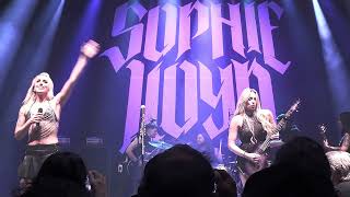 Sophie Lloyd with Marisa Rodriguez-Imposter Syndrome, live at the O² Shepherd's Bush Empire 