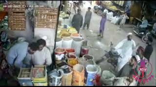 karachi news || karachi shop robbery cctv video|| karachi main din diharay daketi ki wardat