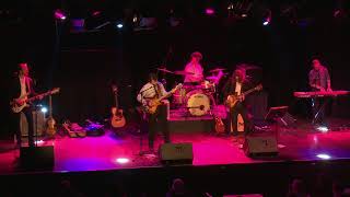 While My Guitar Gently Weeps