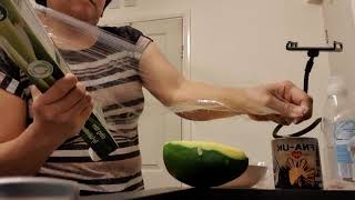 How to peel a Giant mango😆😆