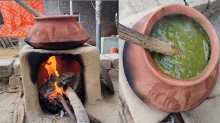 Village style mein sarso ka saag or makke ki roti#deliciousfood#villagestyle#recipe#viral#trending