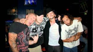 DIRTY ROCK Round round get around live at the obx brewing station 2010.wmv