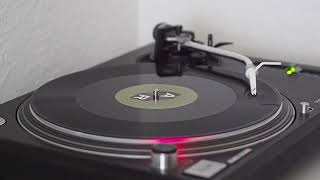 Kamyar Ring - In This Room