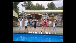 100% Ache Cubano Company & Maria - Se Menea