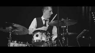 Swing Singer | The King of Swing | Live Video