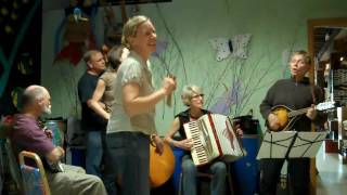 Blue Tailed Skinks: "Old Dan Tucker"