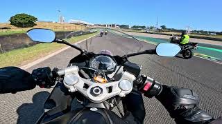 TRIUMPH DAYTONA 660 EM INTERLAGOS