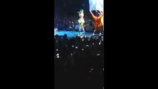 Katy Perry live- Walking On Air Prismatic World Tour Milan